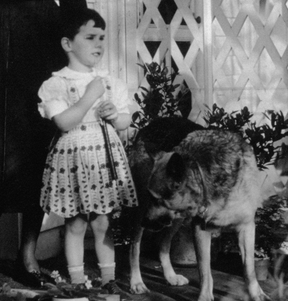 Katherine "Ton" Oppenheimer as a child. 