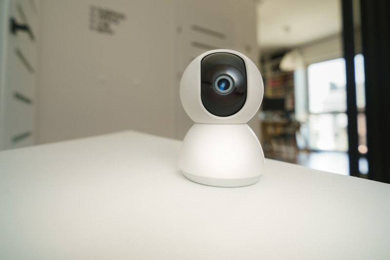 Thousands of inhabitants of Milan are, without knowing, the protagonists of filming made by spy cameras, including their homes, and then distributed on the Internet.