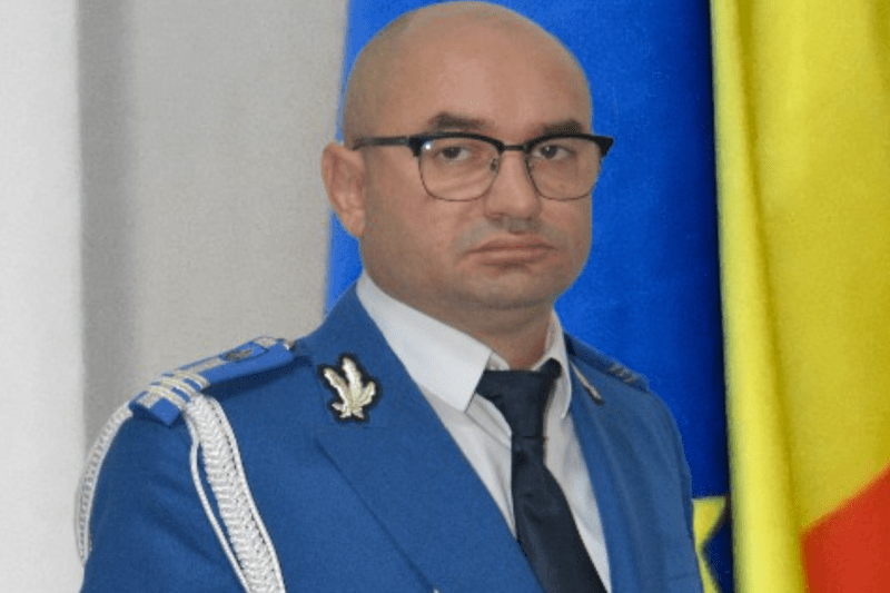 Judicial control for the chief of the Braila Gendarmerie, who has business by which the Asian workforce place / has a plane that he wanted to use for a new business.