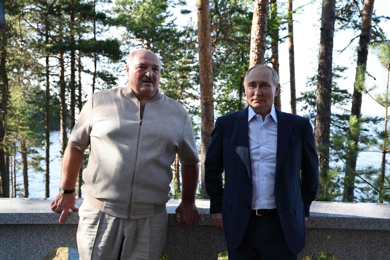 Aleksander Łukaszenko and Vladimir Putin in front of the Wałamski monastery, July 2024