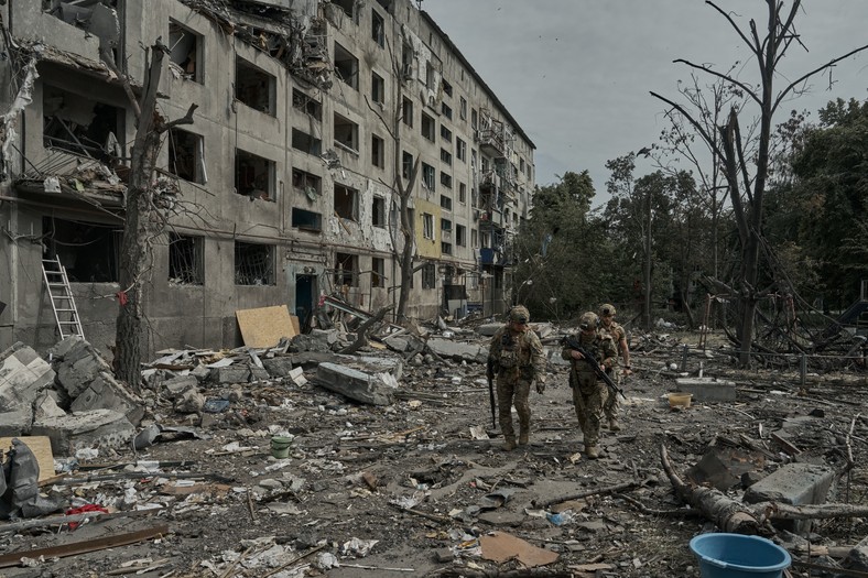 Ukrainian soldiers in the Donetsk circuit destroyed by the Russians, on June 19, 2025 (illustrative photos)