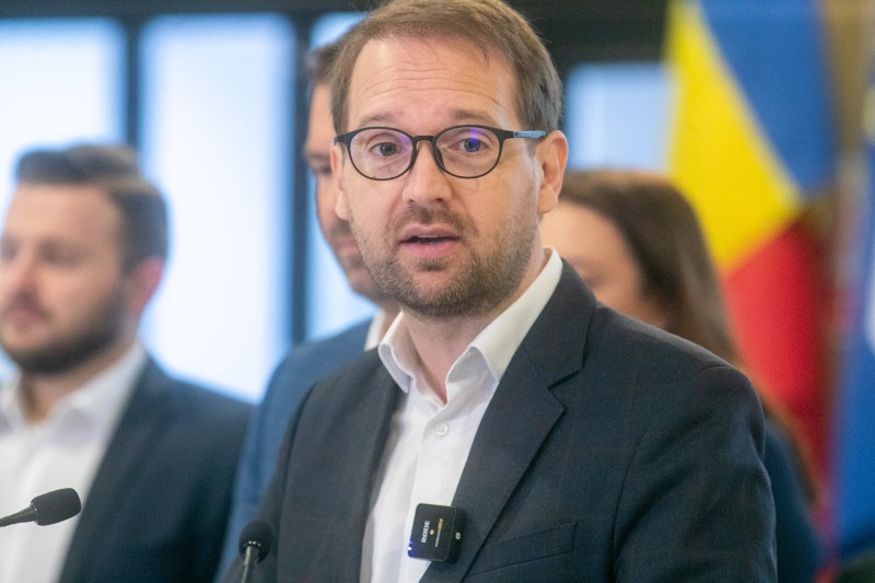 USR announces consultations with unions and patronage for the government program