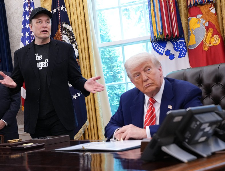 Elon Musk and Donald Trump in the oval office, May 30, 2025 (illustrative photos)