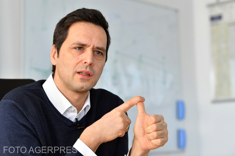 Energy suppliers say they are not to blame for increasing bills / Who receives the big money