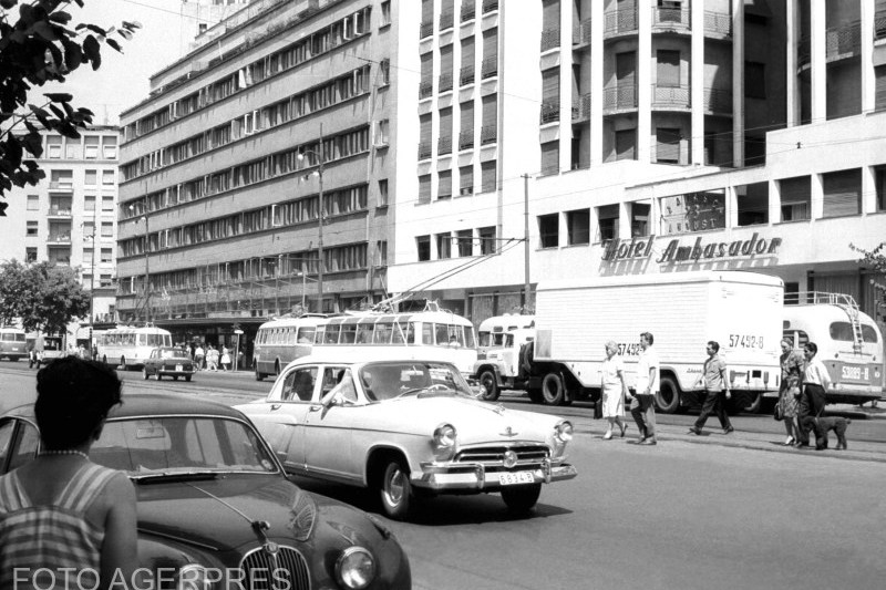 The great weirdness of the smallest and most famous boulevard in Bucharest. Why half is Magheru, the other is Bălcescu, after it was Colțea, Brătianu and Take Ionescu