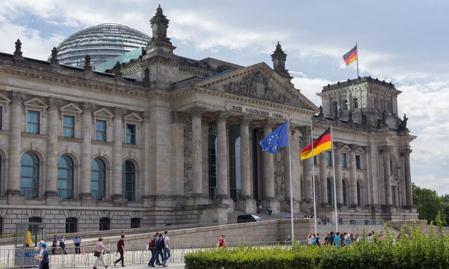 Germany exacerbates the law regarding refugees. "Immigration must also have its limits"