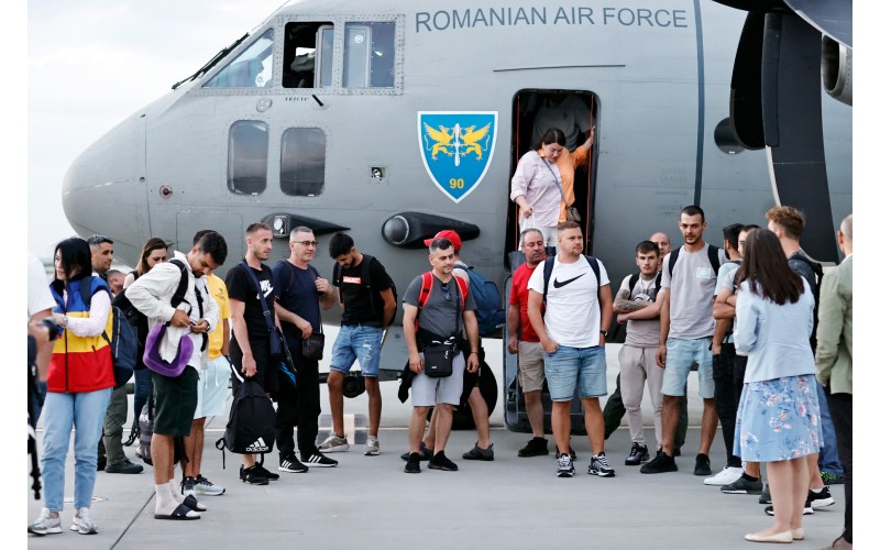 Video over 150 Romanians, evacuated from the Armed Conflict area of ​​the Near East