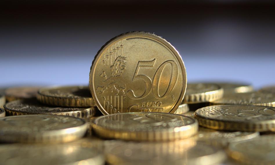 The Bulgarian government praises the euro. "Joining the zone will increase the purchasing power of citizens"