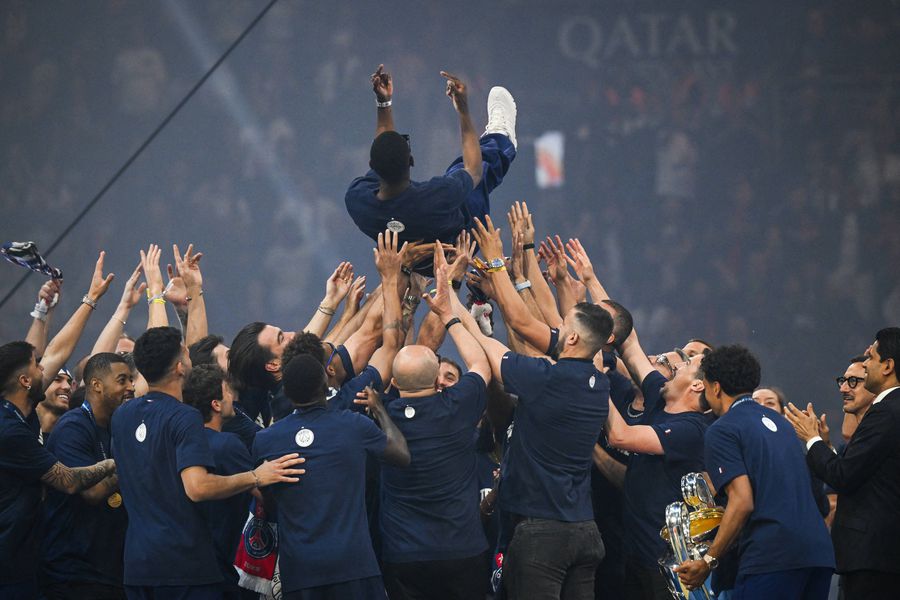 Ousmane Dembele, celebrated by PSG colleagues after the UEFA Champions League // Photo: Getty Images Ousmane Dembele gave the books on the face about the time spent in Barcelona: