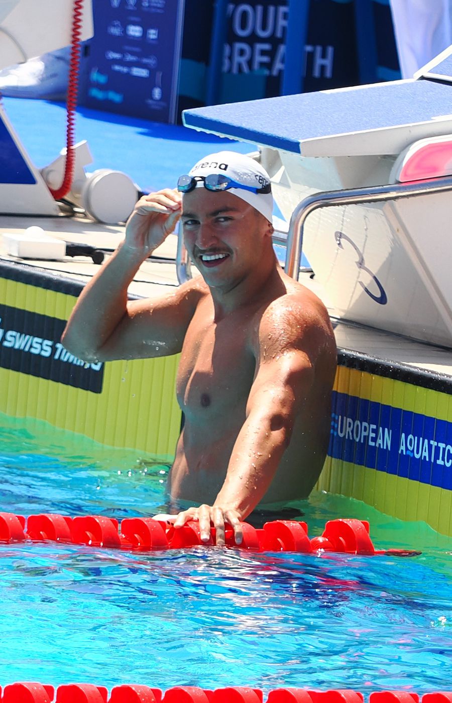 Denis Popescu at the end of the 100 M Floana Fleșeru photo butterfly 5 Romanian swimmers evolve this evening at the European U23 championships in Samorin »at what time is David Popovici's final