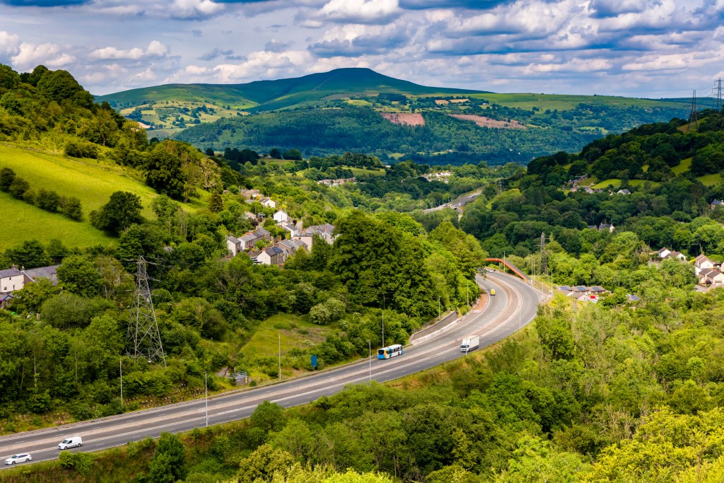 Road A465 © Whitcomberd | Dreamstime.com
