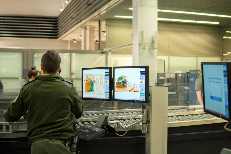 New X -ray scanning equipment in 13 border crossing points in Romania. How much did the scanners cost