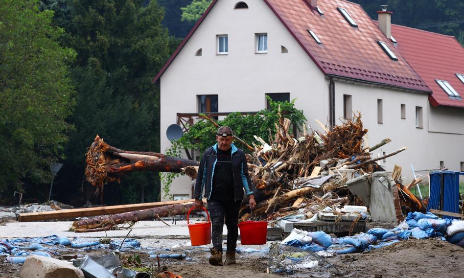 The flood flooded the accused's farm, but the court did not postpone his trial. RPO intervenes