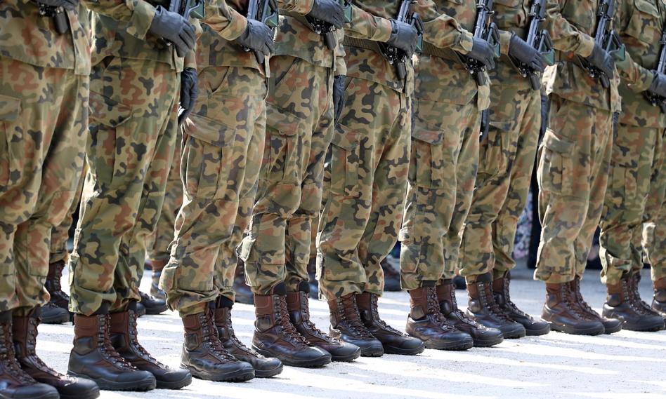 They dress the army, police and even railwaymen. Arlen boldly entered the Polish stock exchange