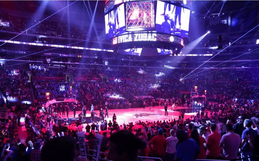 Presentation of Los Angeles Clippers and Phoenix Suns teams at a North American Basketball match FIFA innovates and do show! »How will players appear in the first stage of the World Club Championship