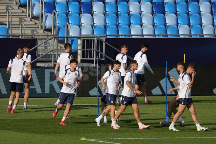 The official training of the national youth team in Bratislava, before the match with Spain. Photo: Ionuț Iordache (gsp.ro)