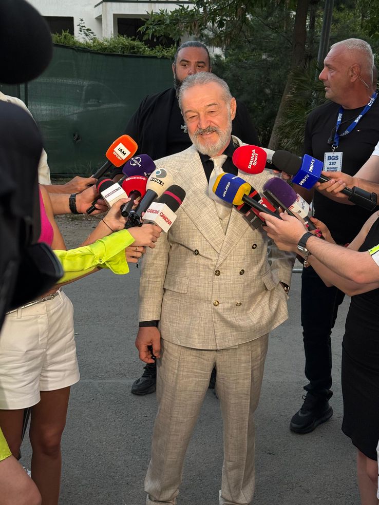 Gigi Becali, at the wedding between Kira Hagi and Thomas Ferfelis