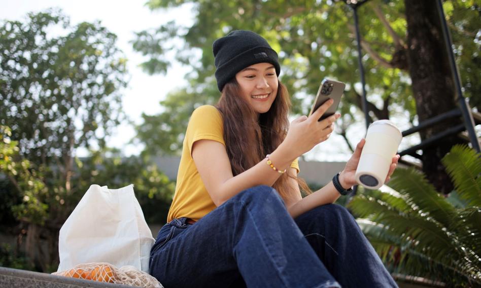 PLN 300 by bank transfer and PLN 100 in e-bones for shopping. Bonuses for young people from Bank Pekao