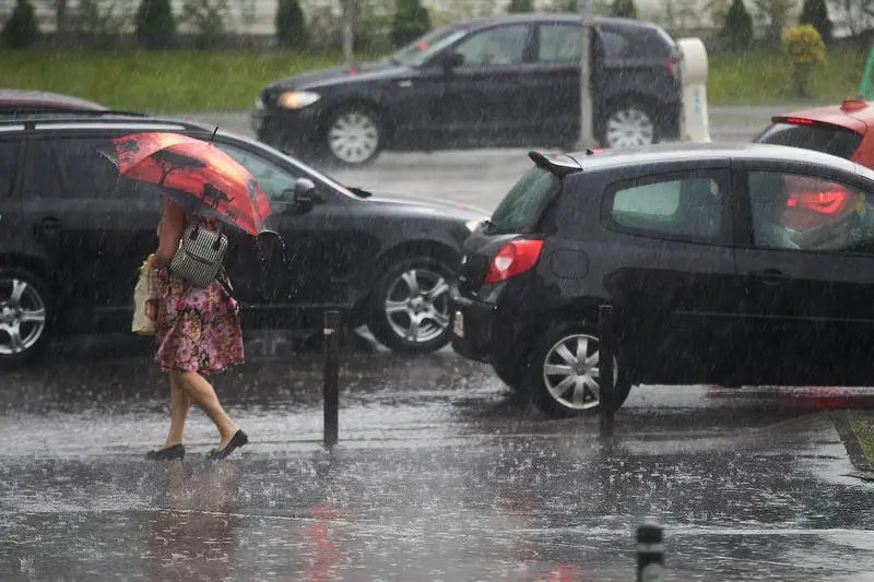 Torential rain warnings and vijelii, on Thursday, over half a country / heatwave - maps