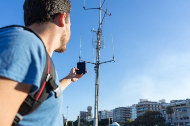 No phone signal, photo: Jose Maria Ruiz / Dreamstime.com