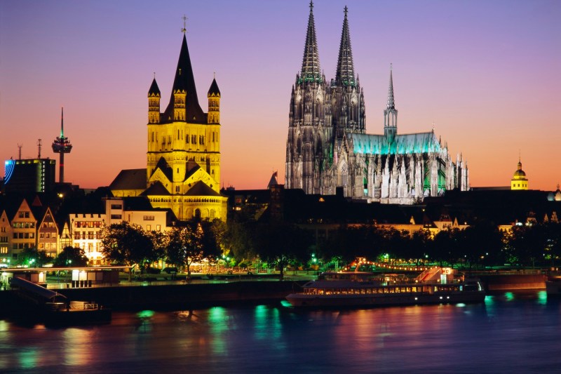 Tens of thousands of people evacuated from Koln to defuse some bombs. The risk radius was set to 1,000 meters