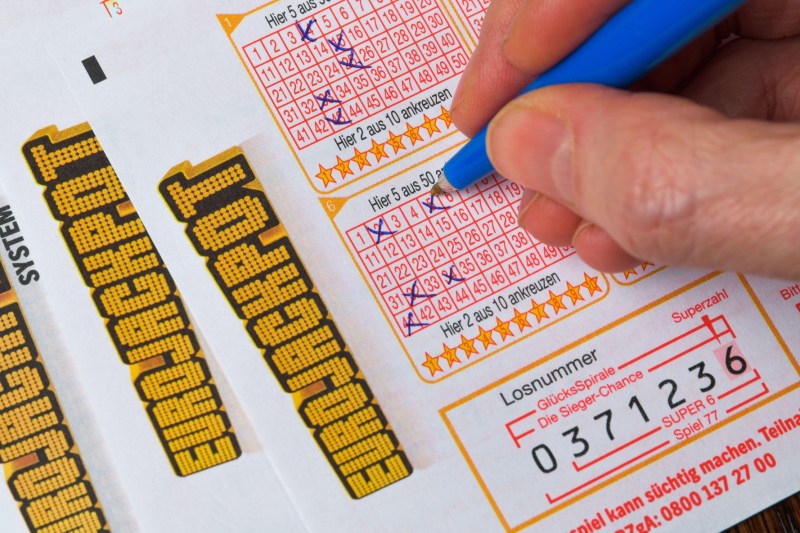 Thousands of Norwegians believed that they became millionaires playing the lottery. Resignation at the Norsk Tipping peak as a result of a serious error