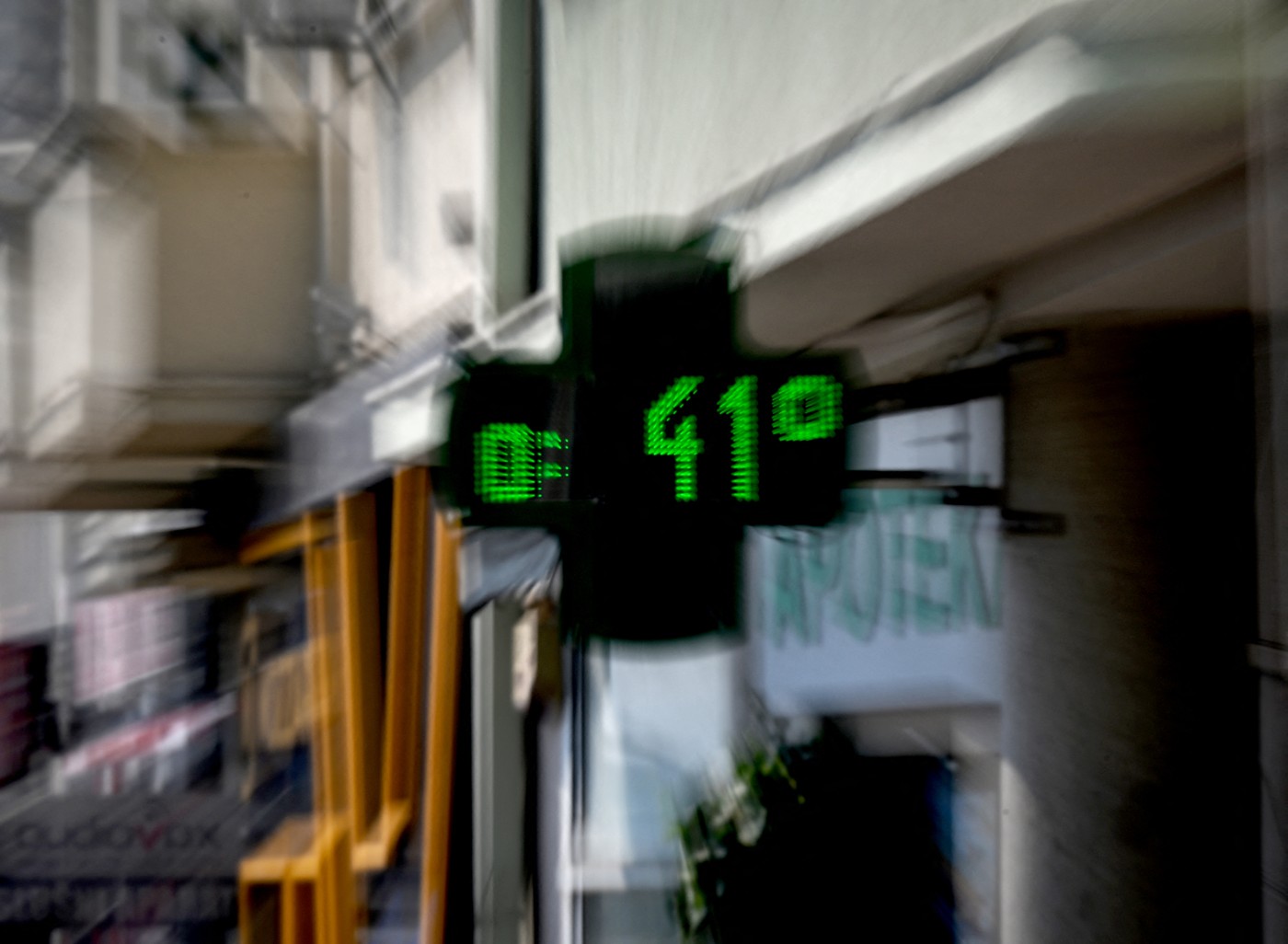 Code Red Temperature The red code of heat has entered into force in Bucharest and in 6 ...