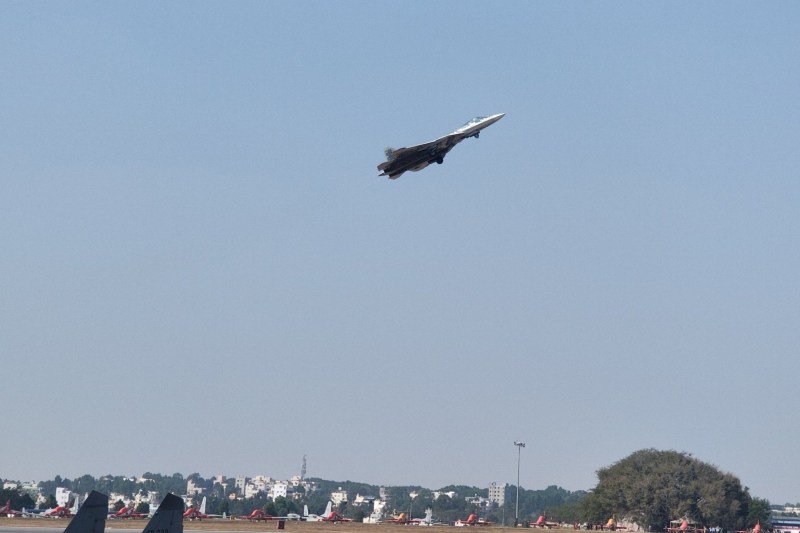 Video Ukrainians announces they have dropped one of Russia's most advanced fighter jets in Kursk