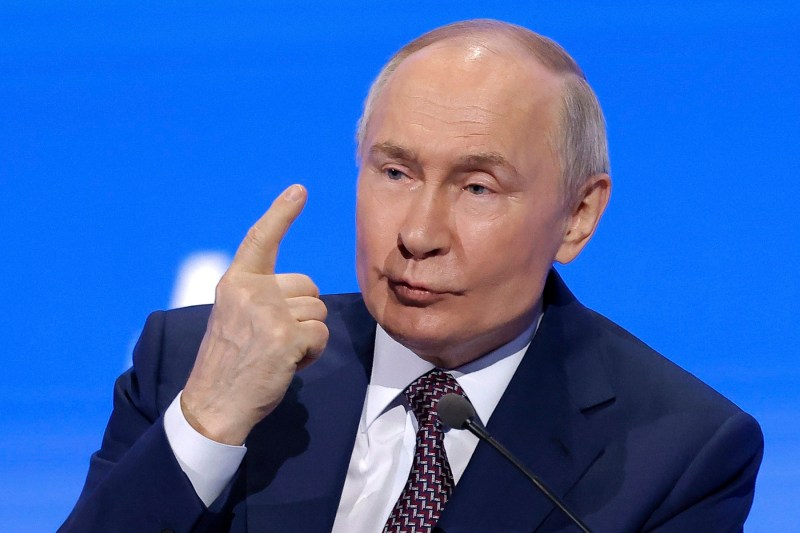 Putin: There is no evidence that Tehran wants to equip itself with nuclear weapons / Russia is ready to support Iran