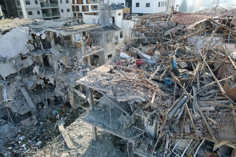 Images of destruction. What Israel looks like after the rocket waves launched by Iran