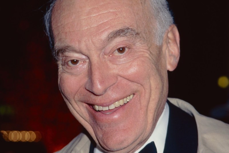 Died the man who turned Estee Lauder into one of the largest cosmetics in the world