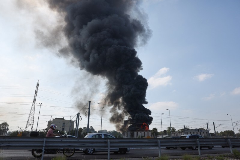 Video Center for Israeli military spy, hit by a guided rocket, in Tel Aviv, says the Iranian army. 