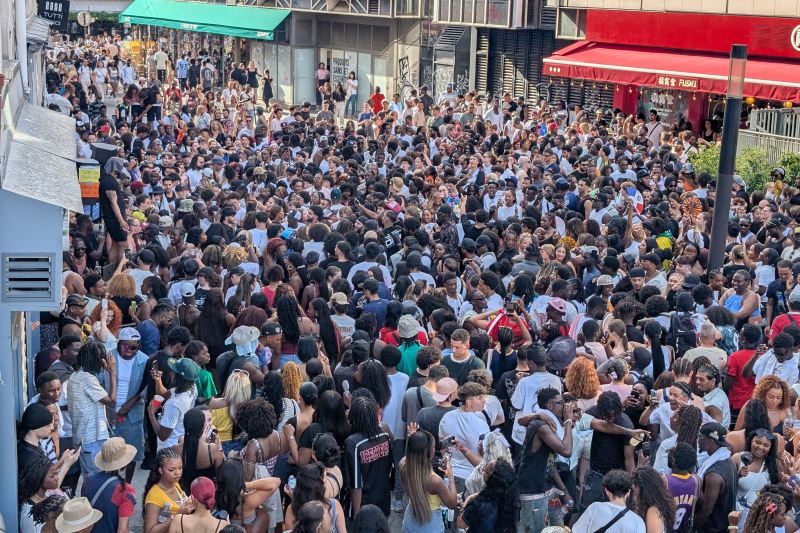 145 people claimed to have been stung with the syringe during a festival in France