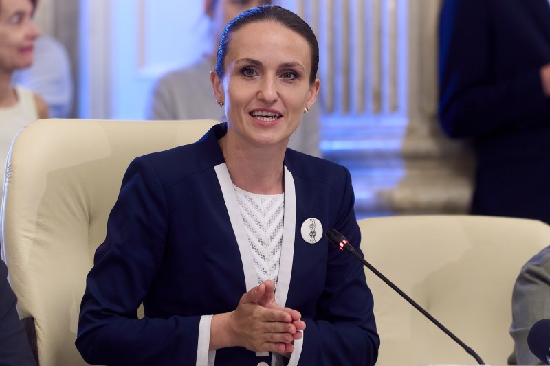 Raluca Turcan defends Oana Ţoiu after the attacks on her outfit: 