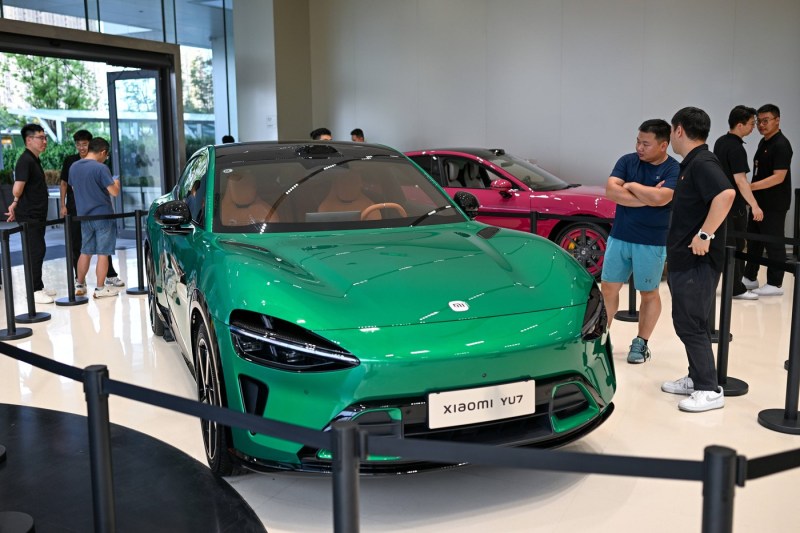 This mobile phone company has launched a car and received over 200,000 orders in the first 3 minutes: