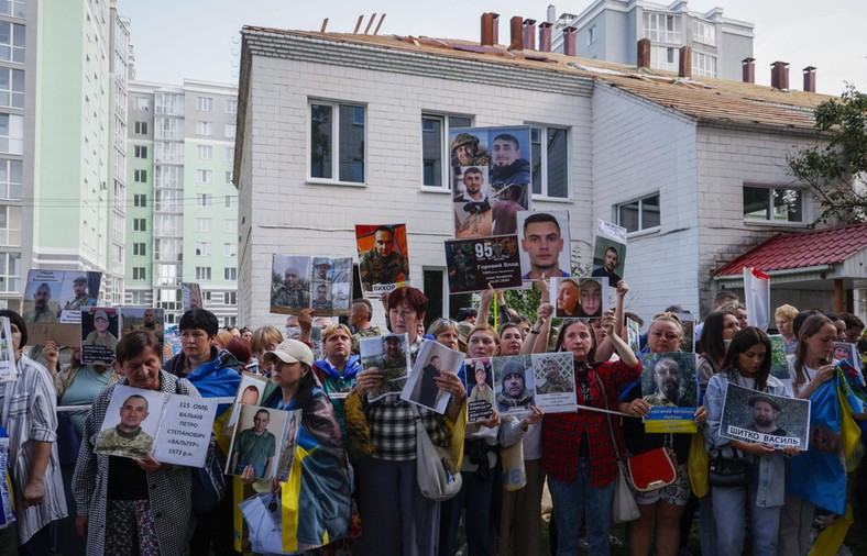 Families of prisoners are waiting for the return of their loved ones. Czernihów, June 10, 2025