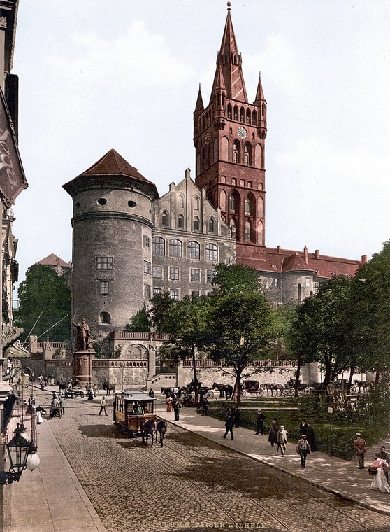 Teutonic castle before almost complete destruction in 1945; Other ruins were blown up in 1968.