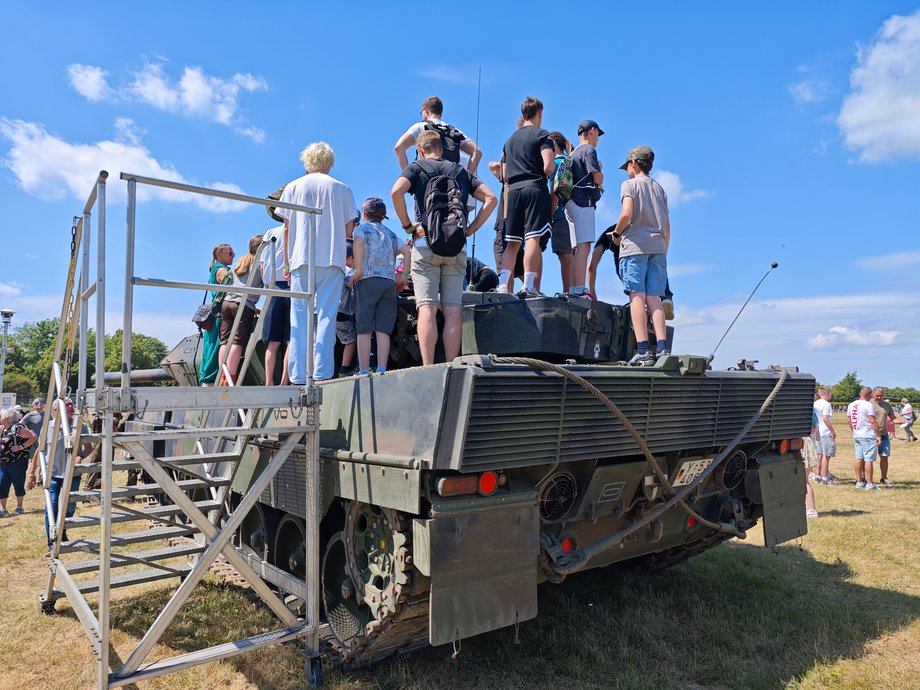 Those willing stand in line to enter the Leopard tank