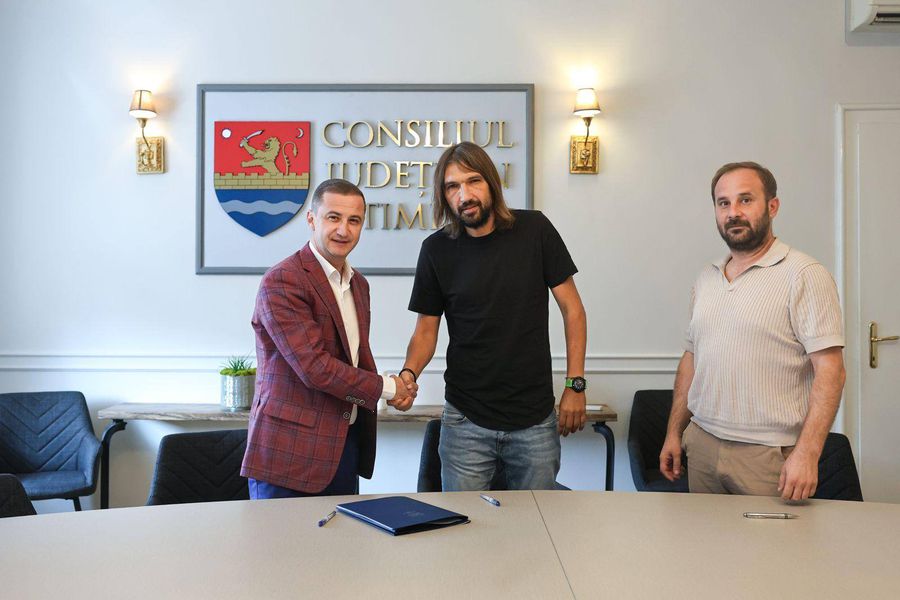 Dan Alexa, officially presented to the new team: 