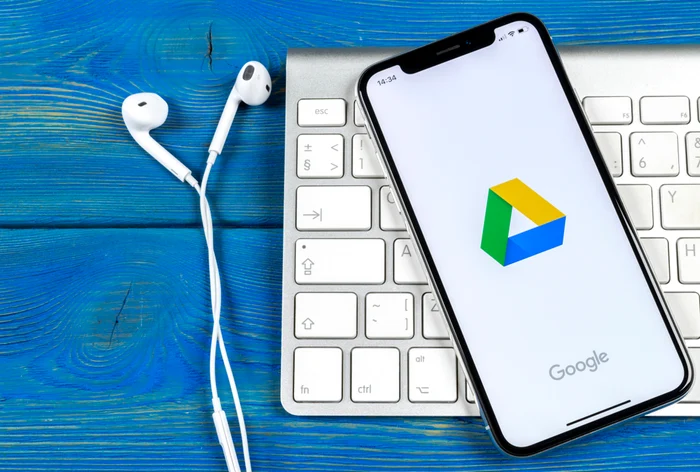 Google is accused of abusive mobile data collection on Android Photo Archive phones