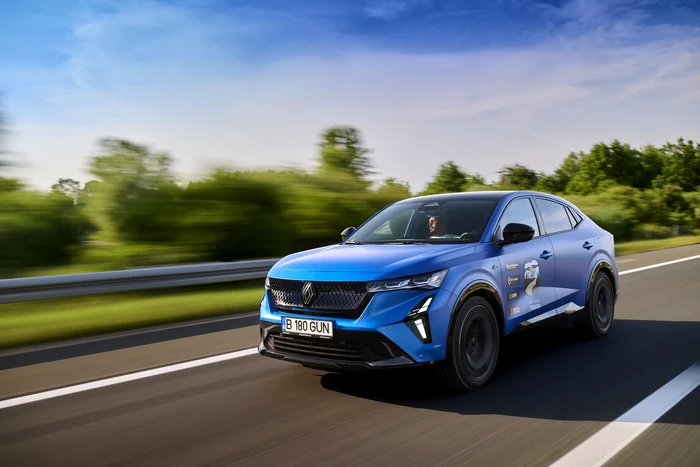 Renault Fafale in Cars and Roads Croatia Photo: Autocritical
