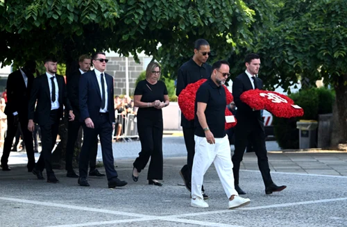Van Djik and his colleagues from Liverpool, present at the funeral of Diogo Jota. Profimedia photo