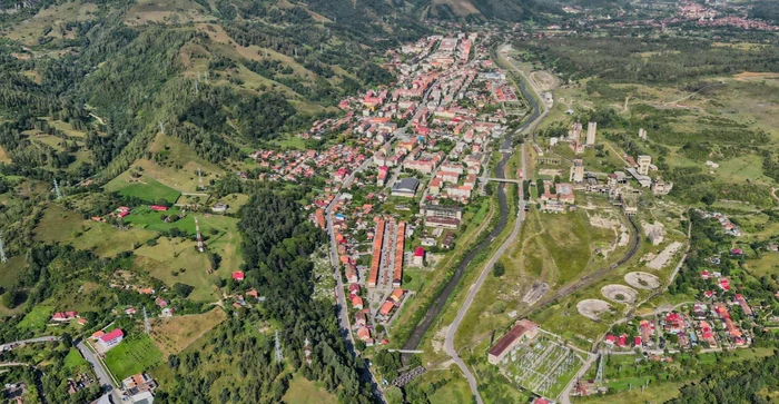 Image with the drone above a locality