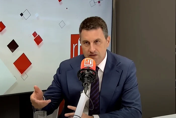 Tanczos Barna on Tuesday, July 22, at the RFI interview. Photo: Capture RFI video
