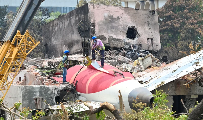 The identification of the victims was complicated by the severe degree of aircraft destruction. Photo: Archive
