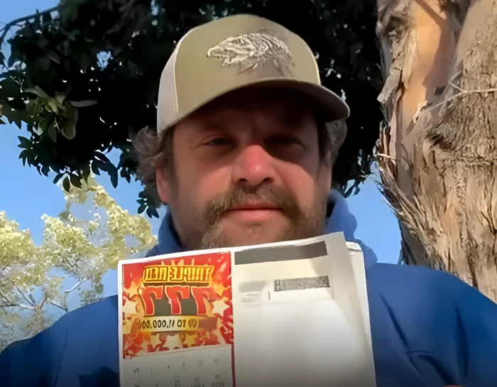 A street man won a million dollars to the Loz in the photo envelope: FB