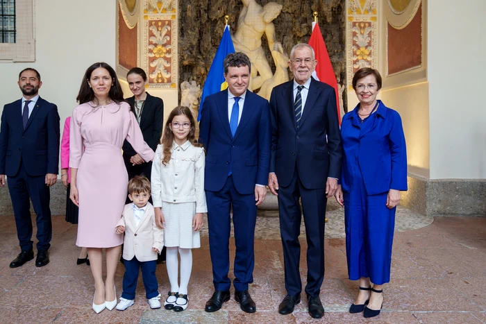 Nicușor Dan, accompanied by family in Austria Photo: Presidential Administration