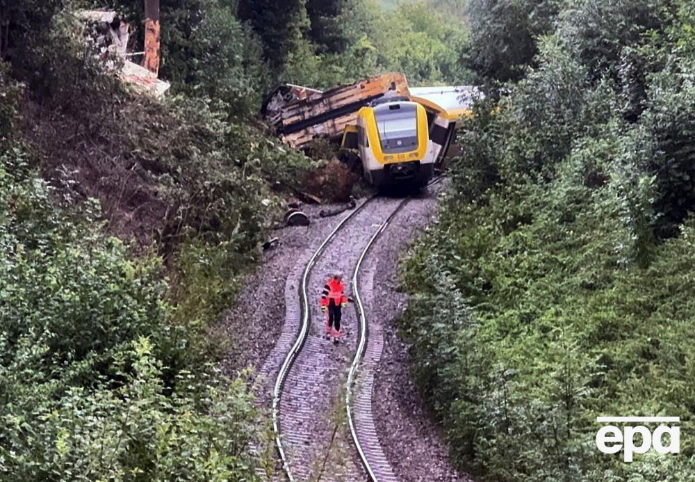 In Germany, the train got off the rails. Before that, there was a storm in the region. Photo 2