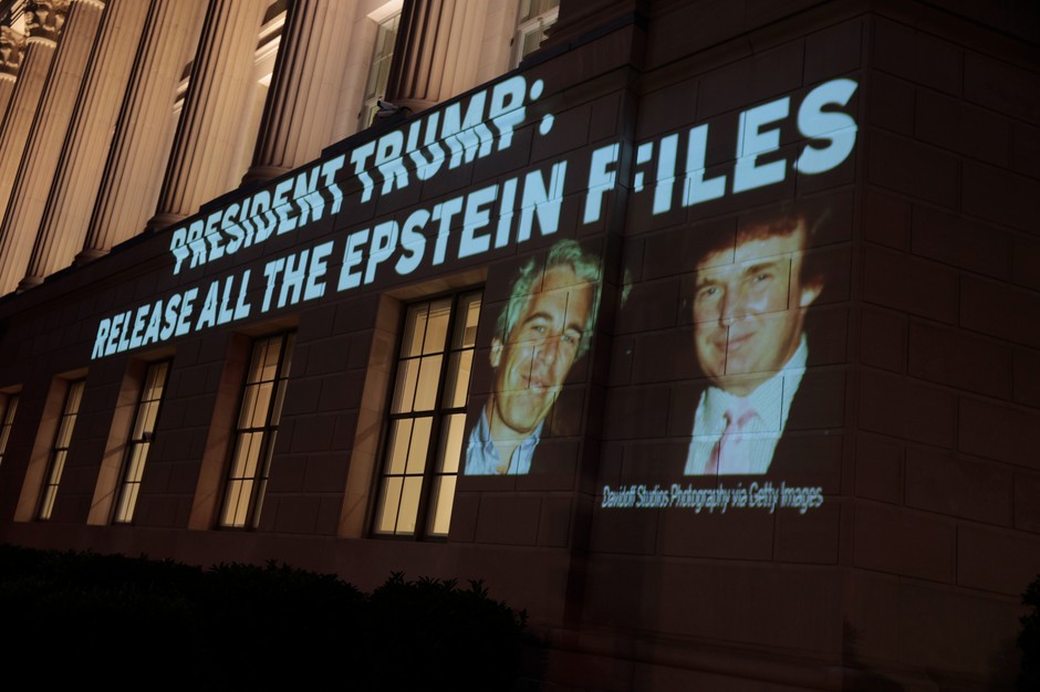 The image of Donald Trump and Jeffrey Epstein with a signature displayed on the building of the American Chamber of Commerce in Washington "President of Trump: reveal all Epstein files"July 18, 2025