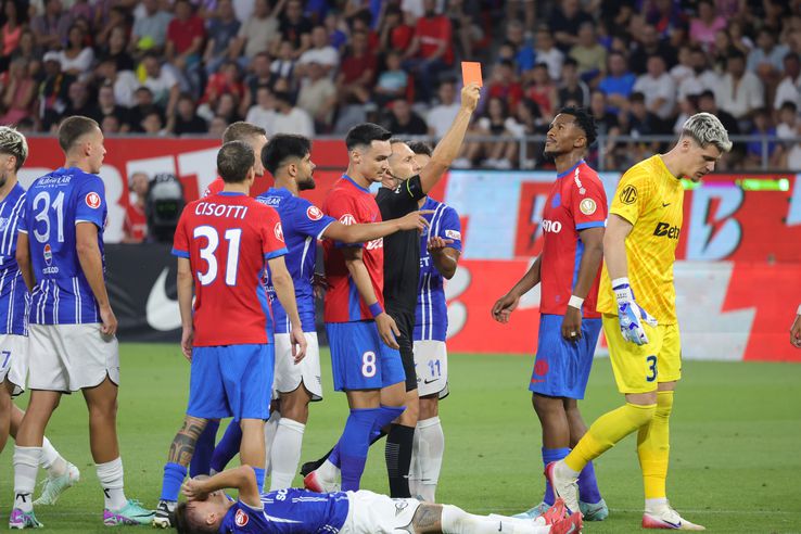 Ștefan Târnovanu, red card in FCSB - Lighthouse. Photo: Ionuț Iordache